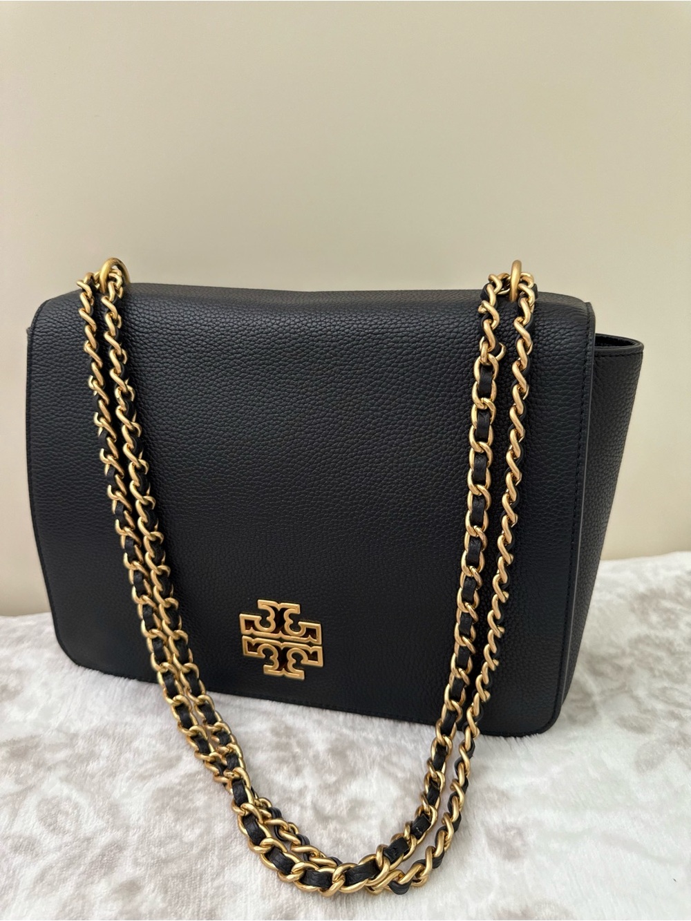 EUC Tory Burch Britten Large Shoulder Crossbody Bag Pebbled Leather Gold Chain